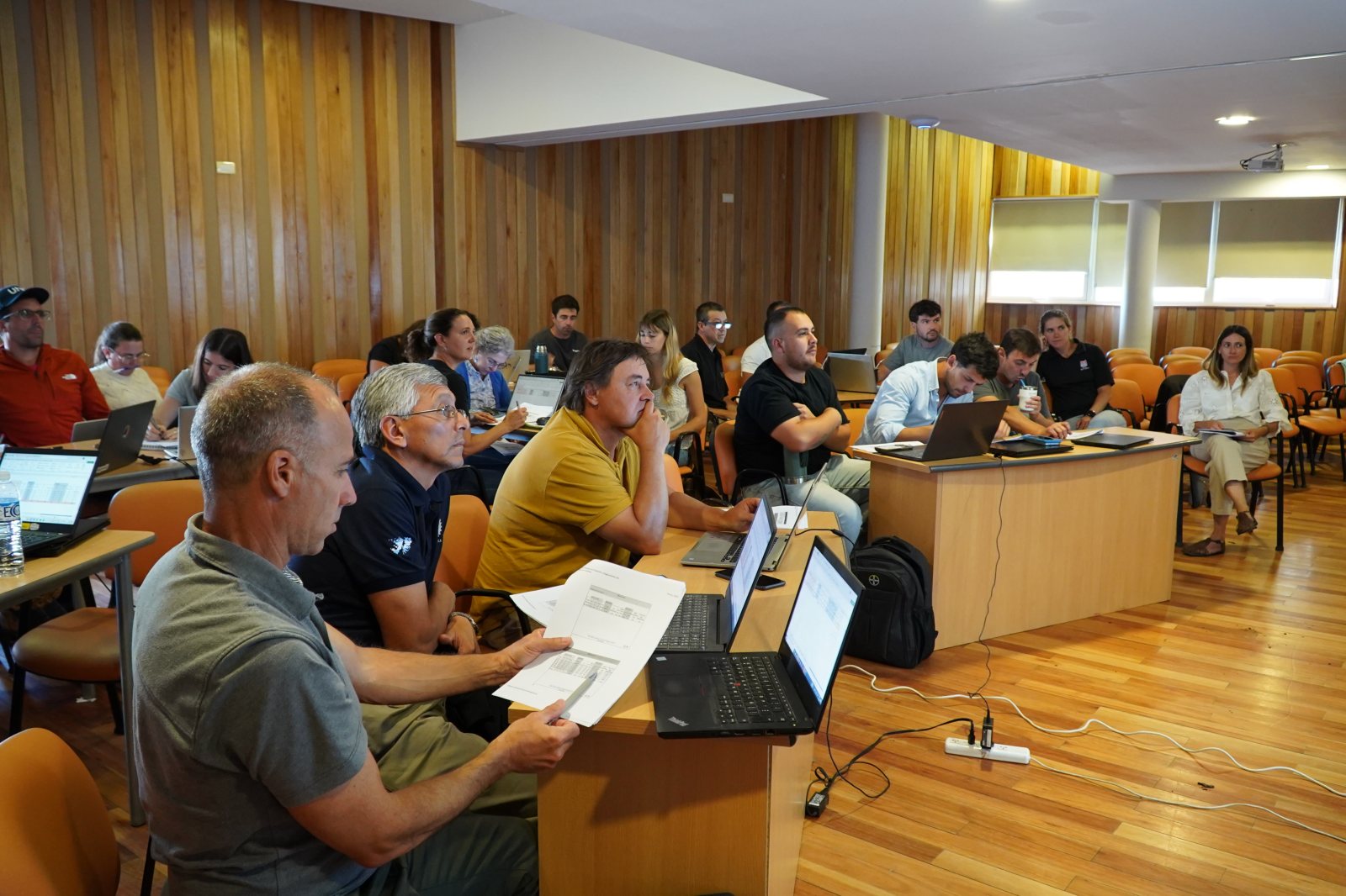Vista general de los participantes del taller